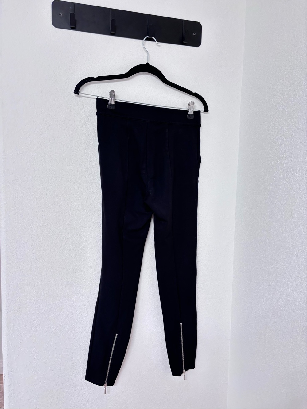 Armani Exchange Black Women's Slim Zip-Hem Leggings